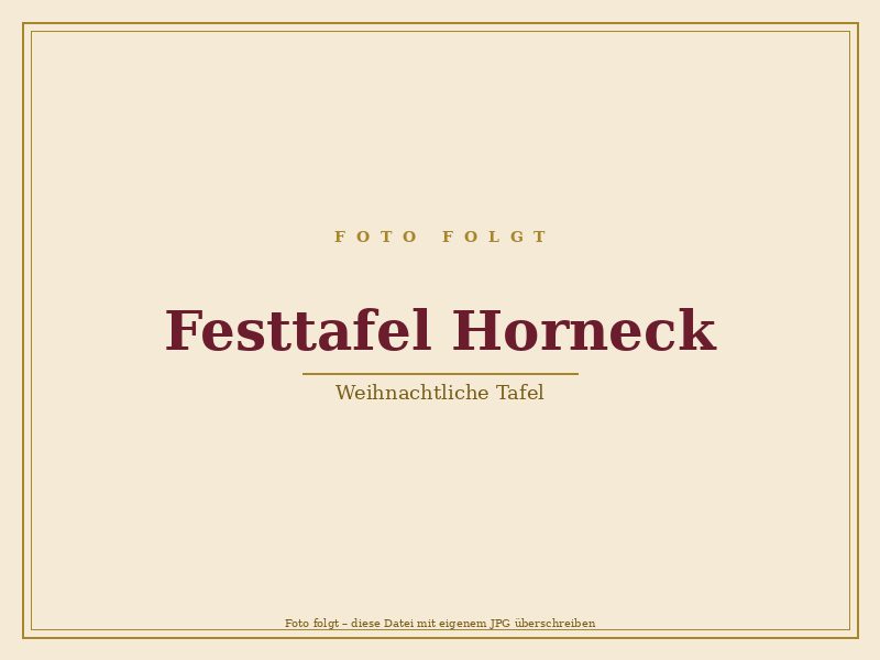 Festlich geschmückte Weihnachtstafel im Schlosshotel Horneck